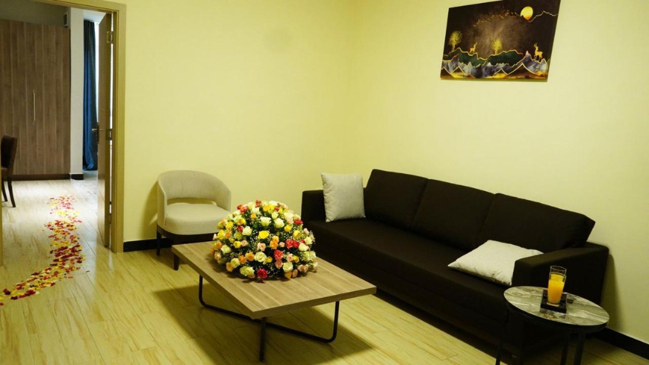 Triple E Hotel And Spa Addis Ababa Exteriör bild