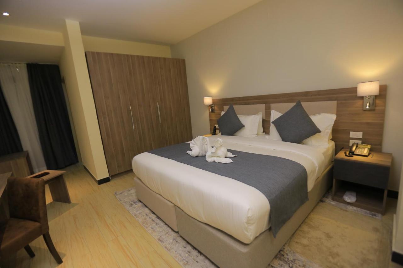 Triple E Hotel And Spa Addis Ababa Exteriör bild