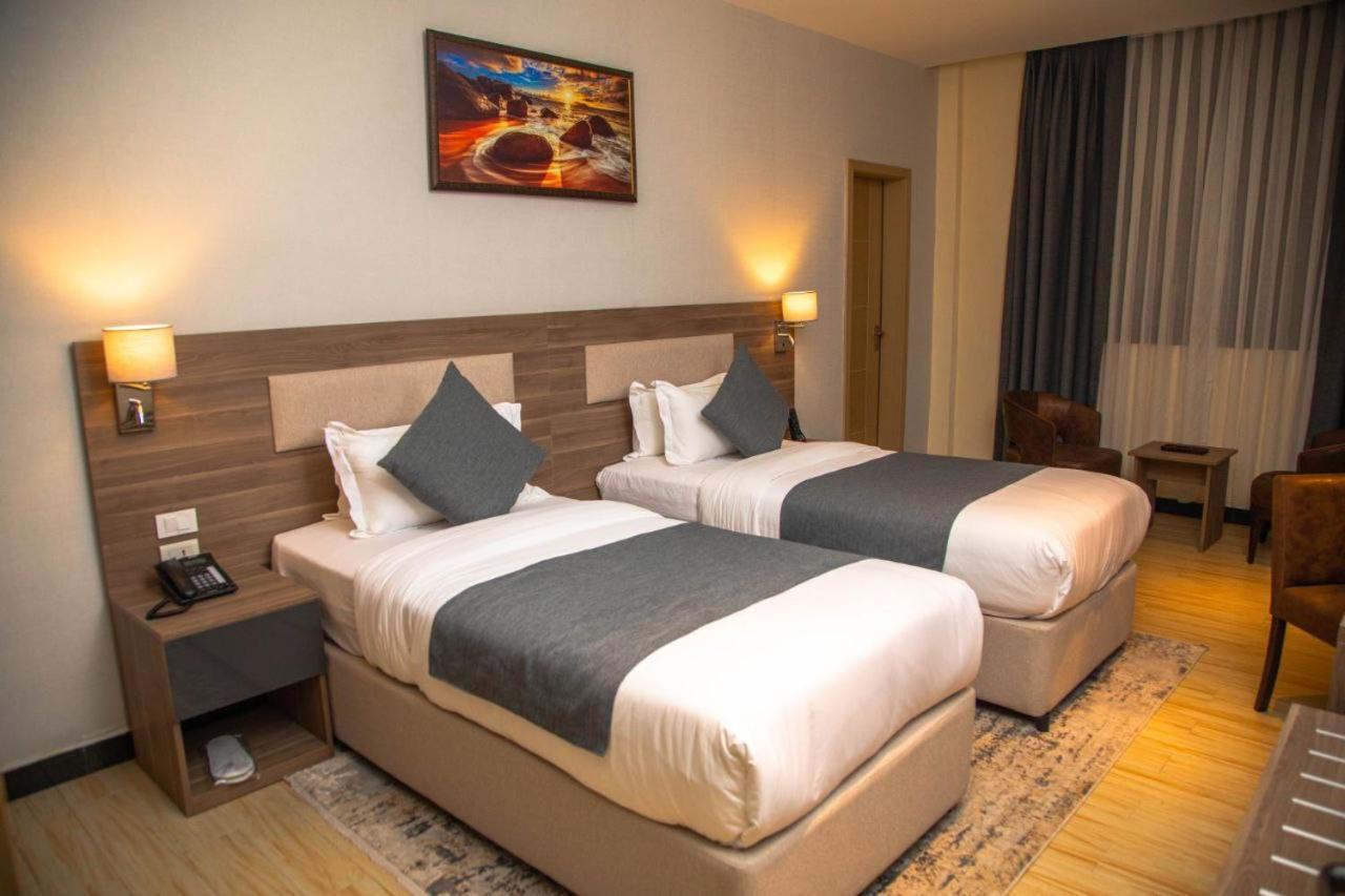 Triple E Hotel And Spa Addis Ababa Exteriör bild